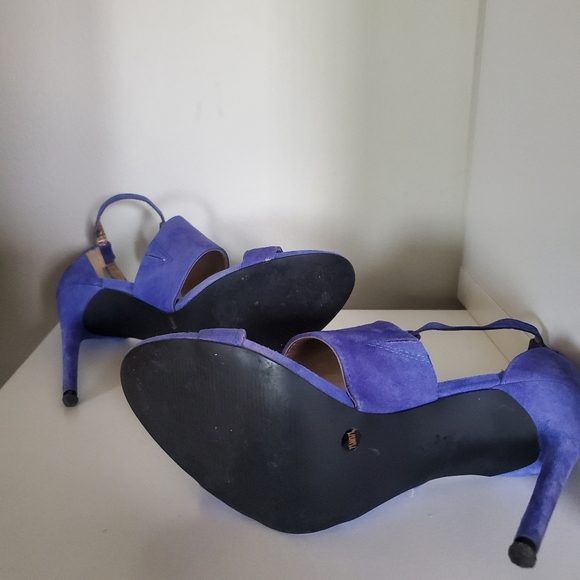 Bcbg size 7.5 Sapphire heels - Picture 7 of 7